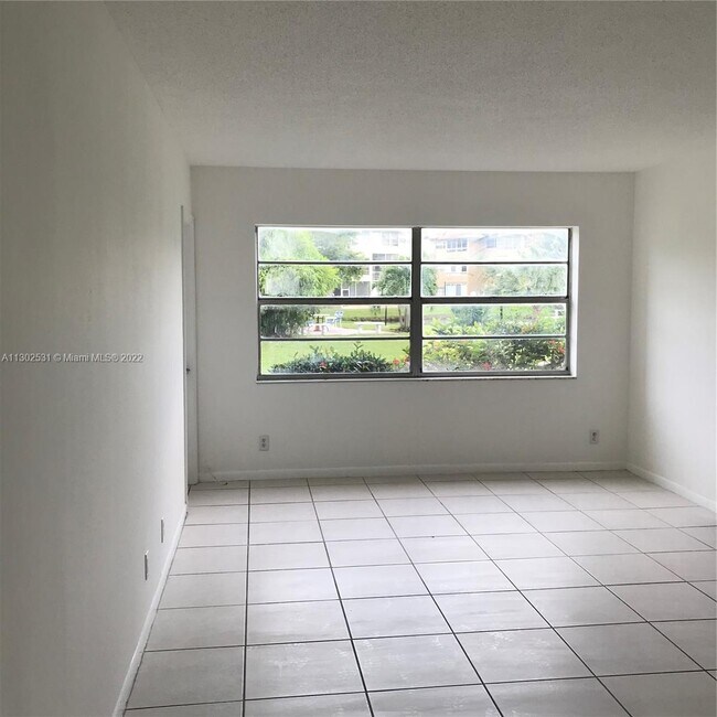 Foto del edificio - 5031 W Oakland Park Blvd
