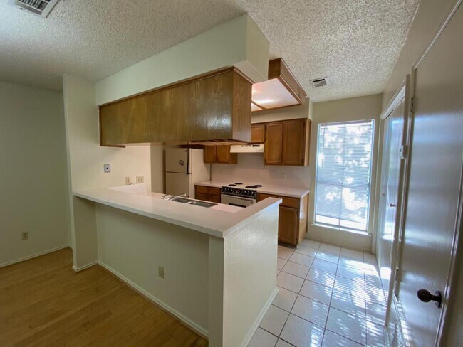 Foto del edificio - 6715 Old Quarry Ln