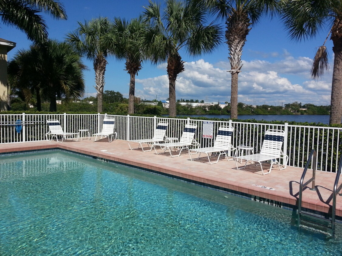 3505 45th Terrace W Unit 101, Bradenton, FL 34210 Condo for Rent in