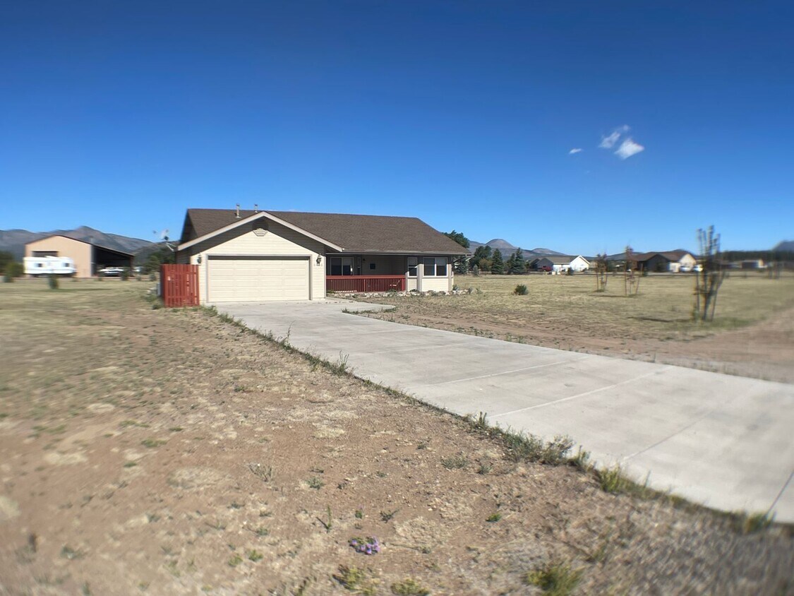 Primary Photo - Spacious Single-Level Home in Desirable Do...