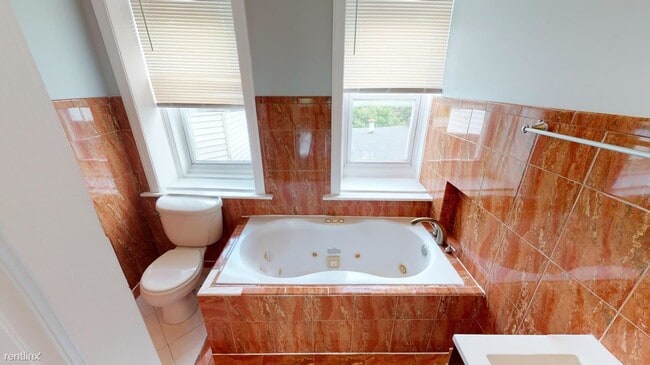 Building Photo - 1 br, 1 bath House - 2411 1st St NW Privat...