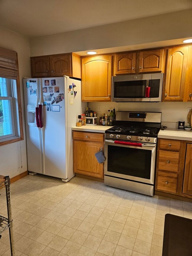 Building Photo - 751 Galen Dr