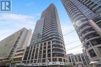 Building Photo - 25 Carlton St.
