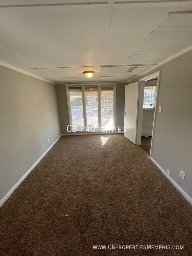 Building Photo - 494 E Raines Rd