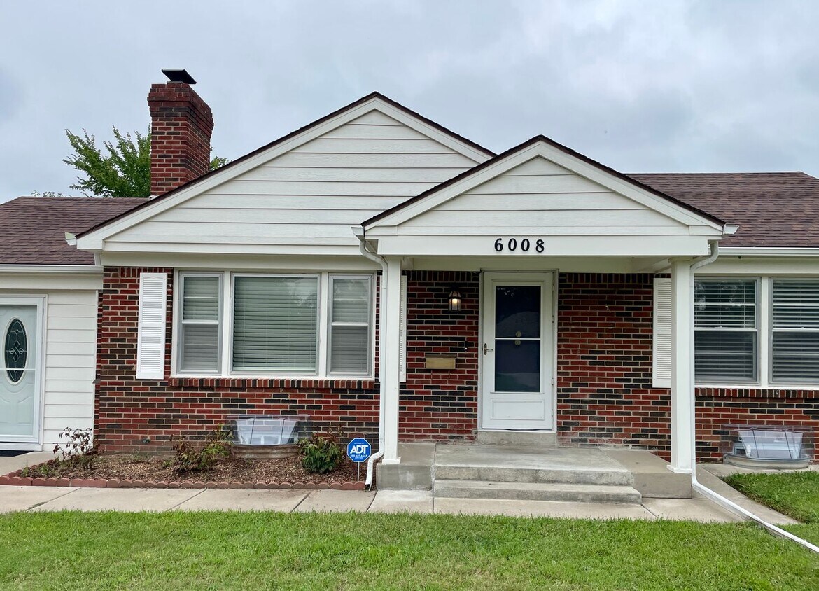 Primary Photo - Family Friendly Home in Oakwood Estates