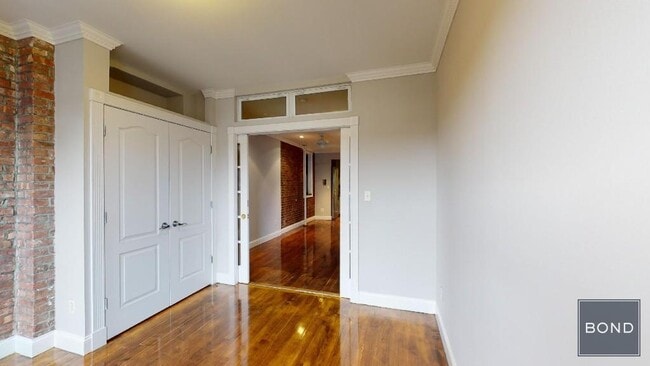 Building Photo - 722 Tenth Avenue