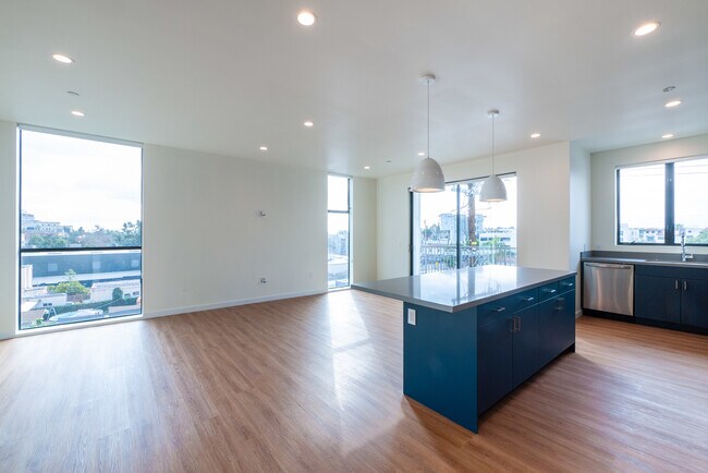 Foto del edificio - 747 Lillian Way