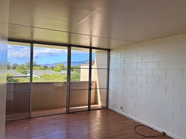 Building Photo - Available now: A 2 Bedroom, 1 bathroom with 1 assigned parking stall in Hokuahiahi Apartments