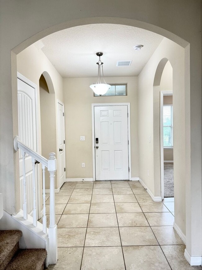 Foto del edificio - Large 4/3.5 Home located in Waterleigh! Do...