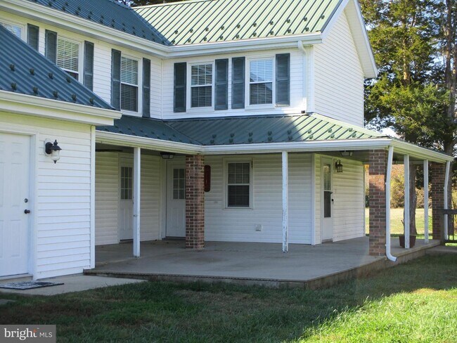 Foto del edificio - 18200 Point Lookout Rd