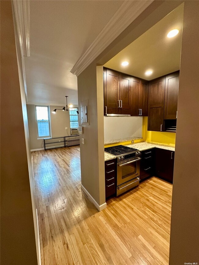 Building Photo - 323 W 43rd St