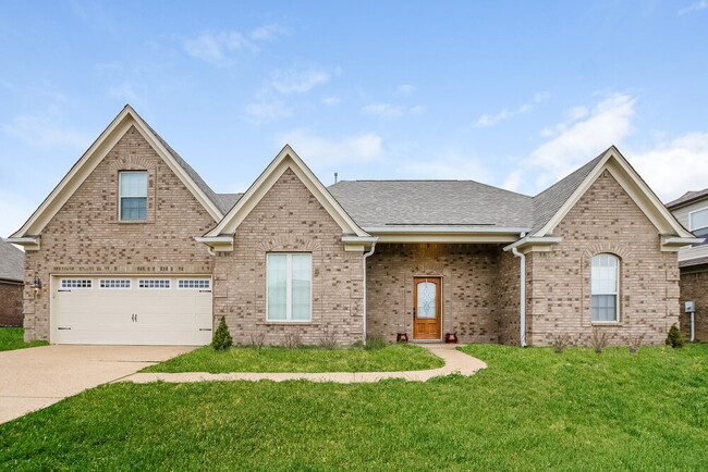Building Photo - 2888 S Cherry Dr