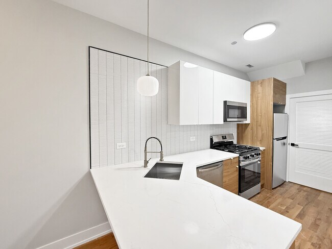 Foto del edificio - 2127 W 18th St