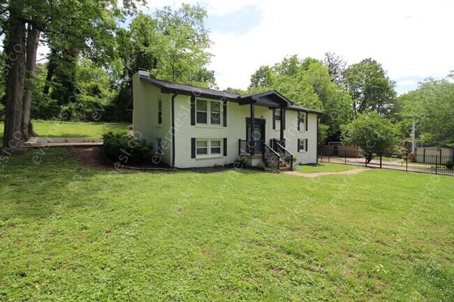 Foto del edificio - 426 Bunkerhill Dr