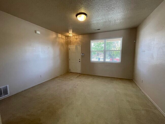 Foto del edificio - 919 Molten Pl NW