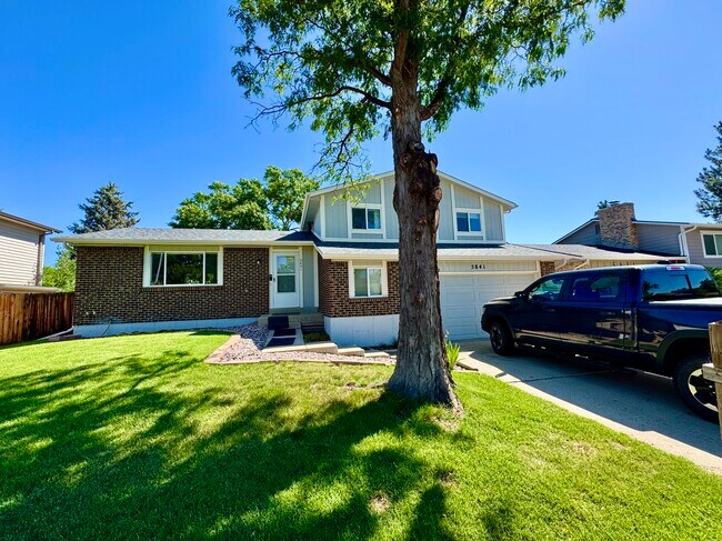 Foto del edificio - 5841 W 108th Ave
