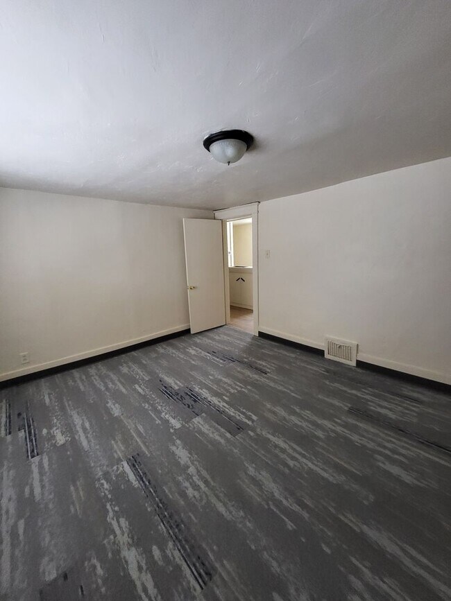Foto del edificio - 207 N Irwin Ave