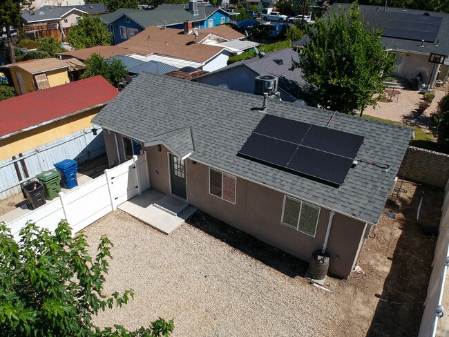 Foto del edificio - 7022 Crebs Ave