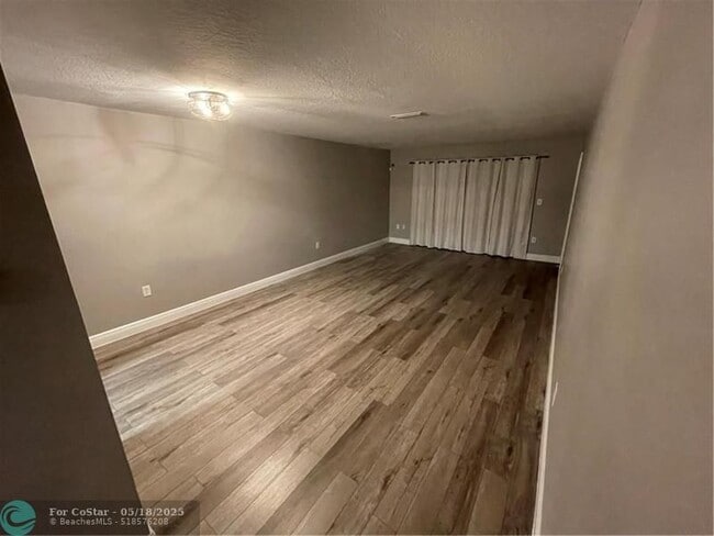 Building Photo - 10875 NW 29th Manor