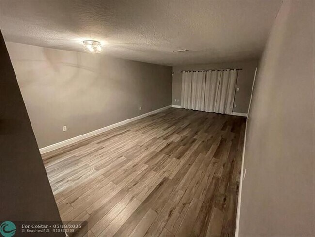 Foto del edificio - 10875 NW 29th Manor