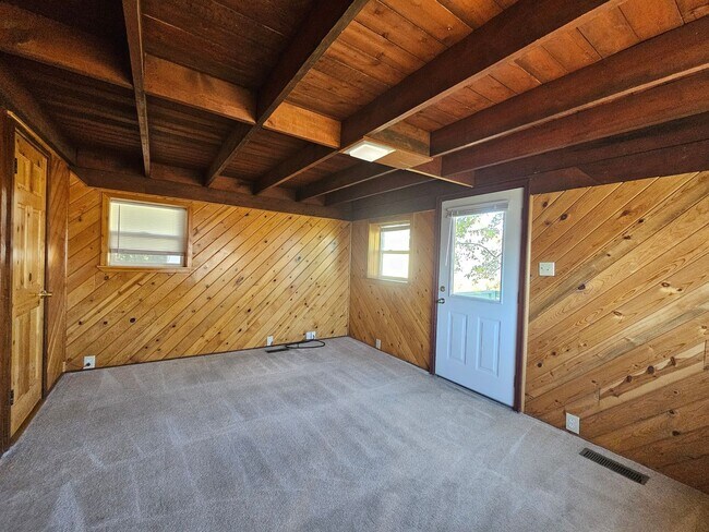 Foto del edificio - Studio Home Knotty Pine Cottage