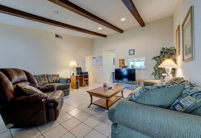 Foto del edificio - 204 W William Cannon Dr