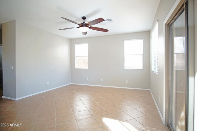 Foto del edificio - 9343 W Quail Ave