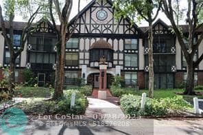 Building Photo - 3730 Inverrary Dr