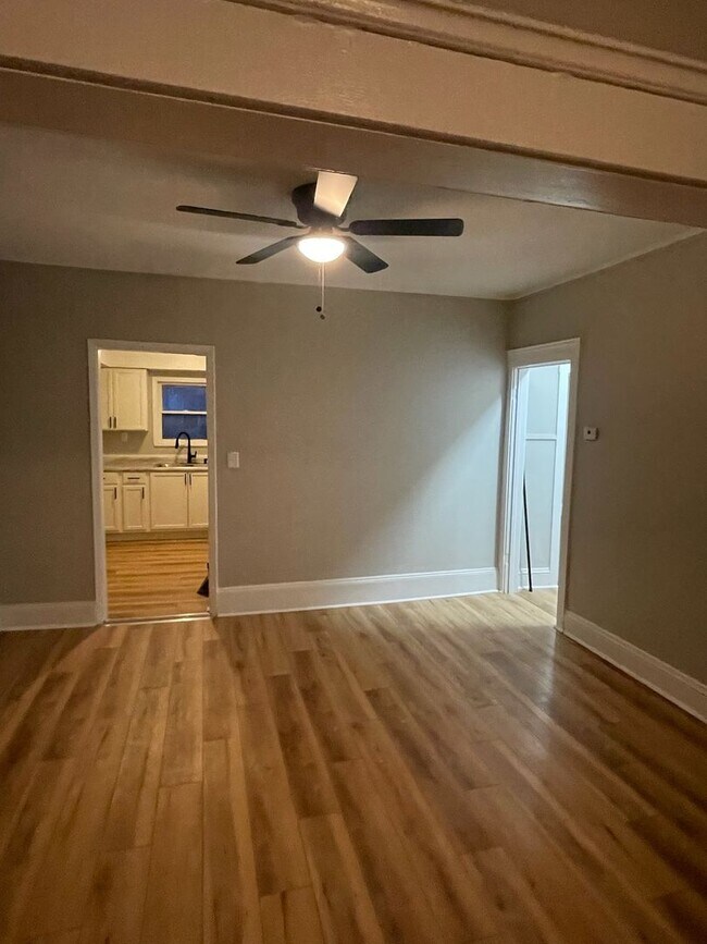 Foto del edificio - 1462 E 175th St