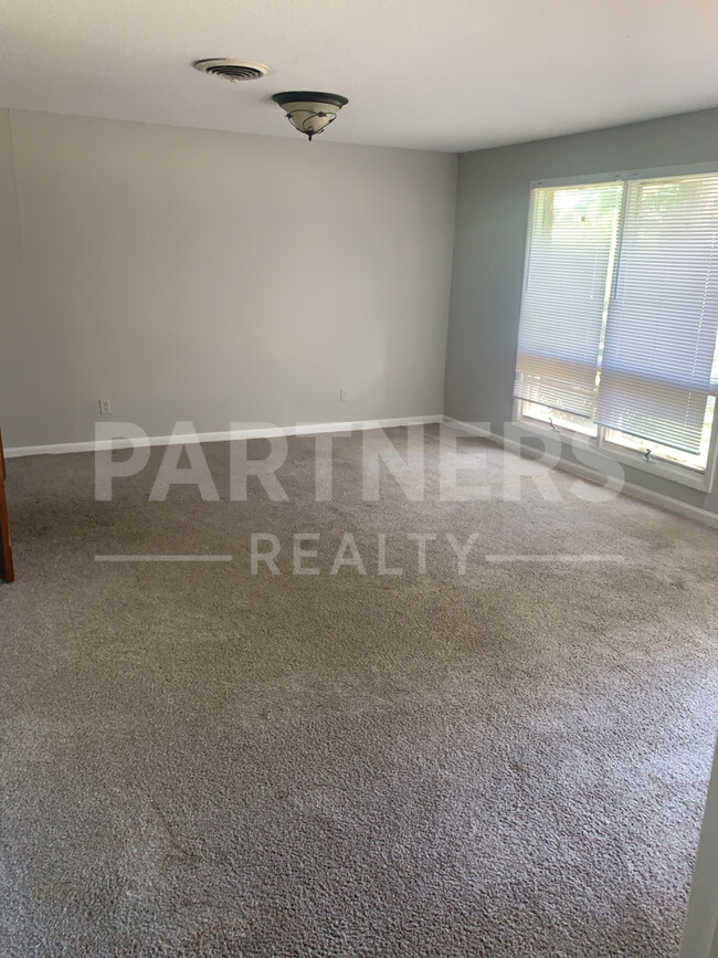 Foto del edificio - 4508 Rainbow Rd
