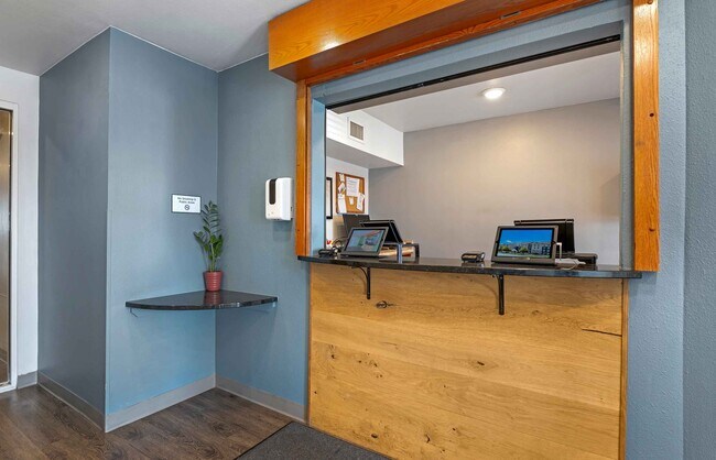 Building Photo - Furnished Studio-Cincinnati - Sharonville