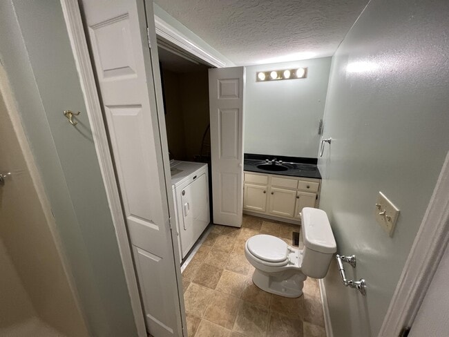 Building Photo - 205 Woodland St