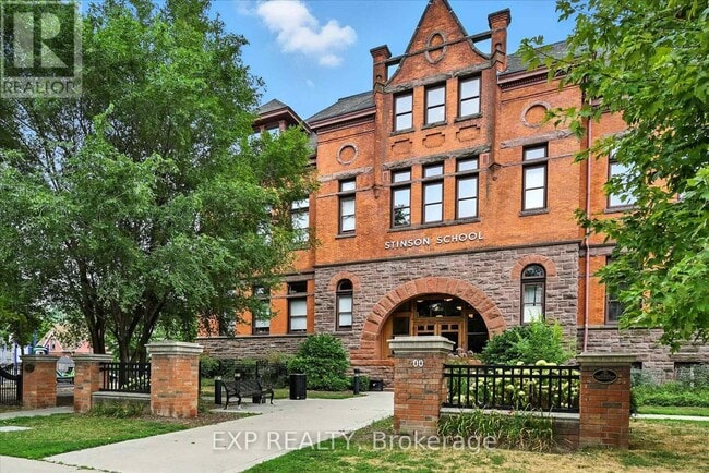 Building Photo - 200 Stinson St