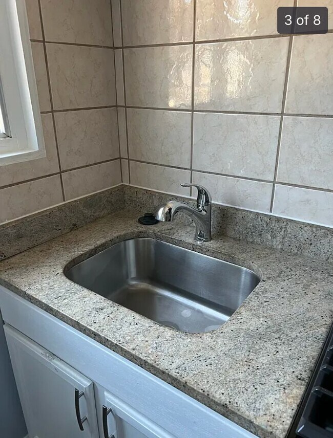 Foto del edificio - 5225 Dix St NE