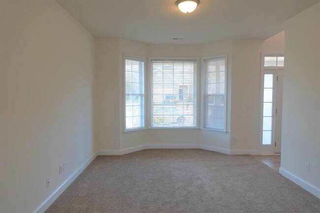 Building Photo - 445 Melbourne Ln