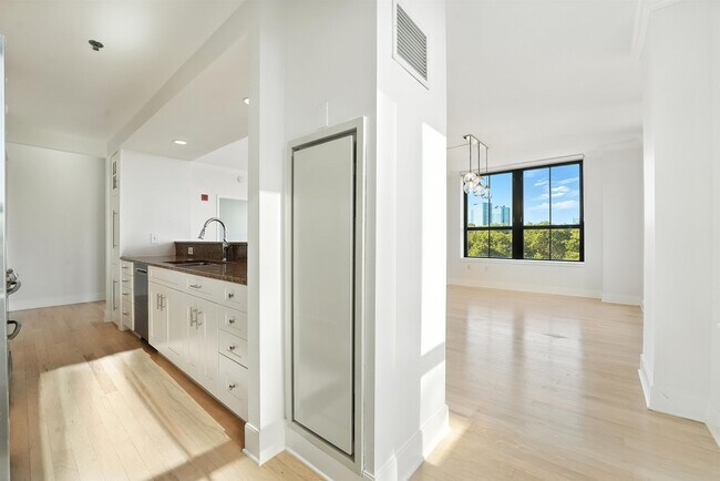 Foto del edificio - 1025 Maxwell Ln