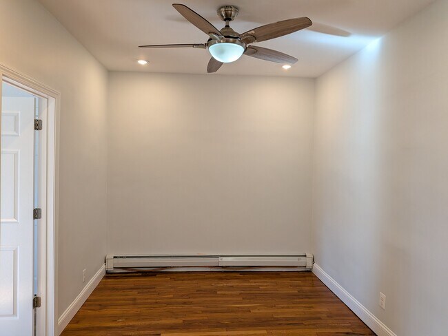 Building Photo - 45 School St