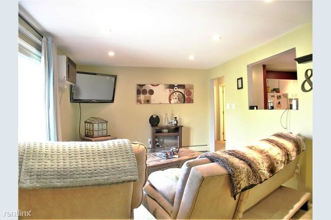 Foto del edificio - 121 English Village Rd