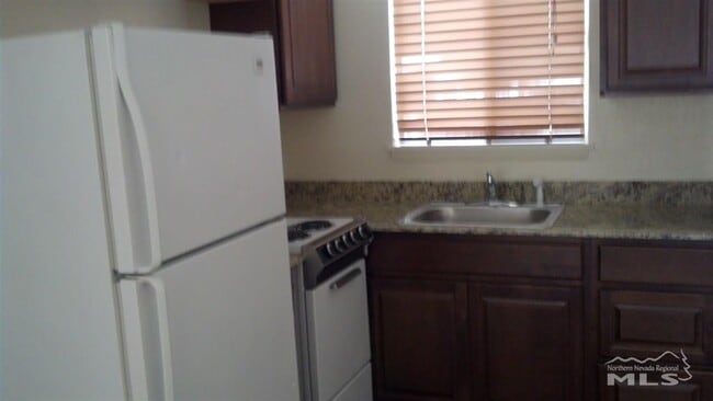 Building Photo - 720 Plumas St