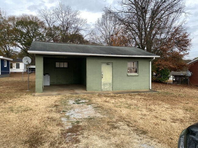 Building Photo - 2/1 Home in Shelby, NC