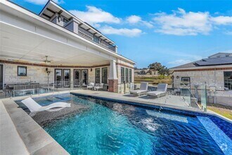 Building Photo - 105 Willow Hill Dr