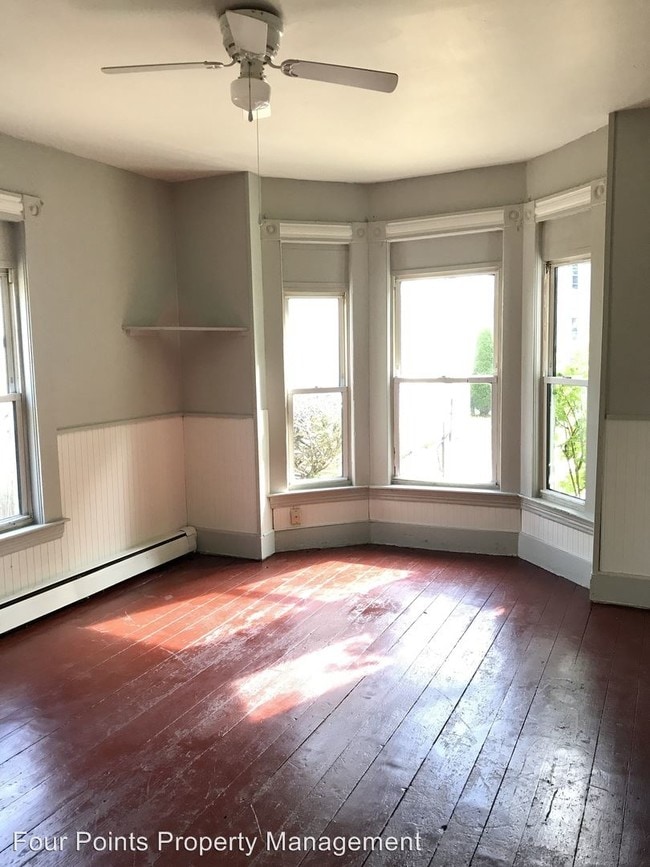 Building Photo - 55 Varnum St