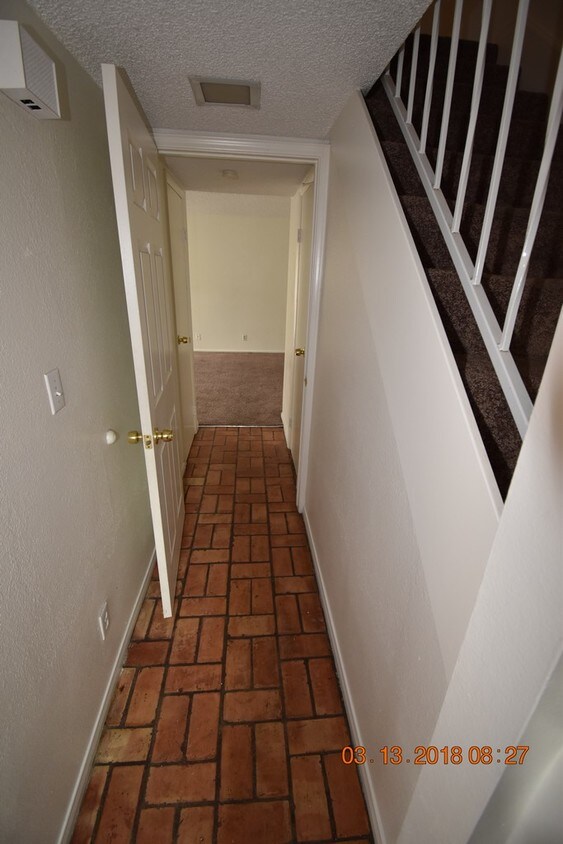 1463 Santa Anita Dr, Las Vegas, NV 89119 Townhome Rentals in Las