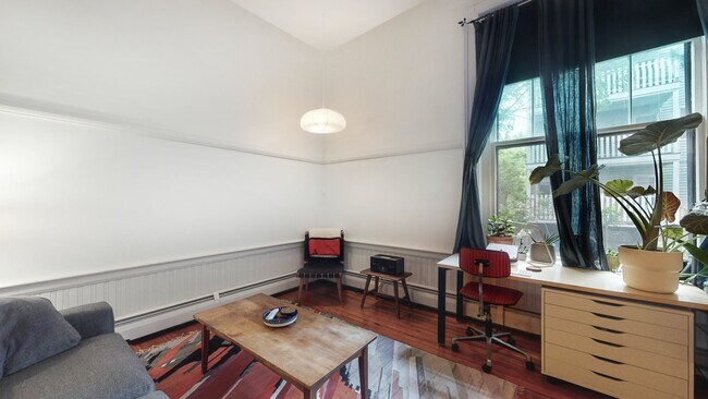 Building Photo - 25 Atherton St