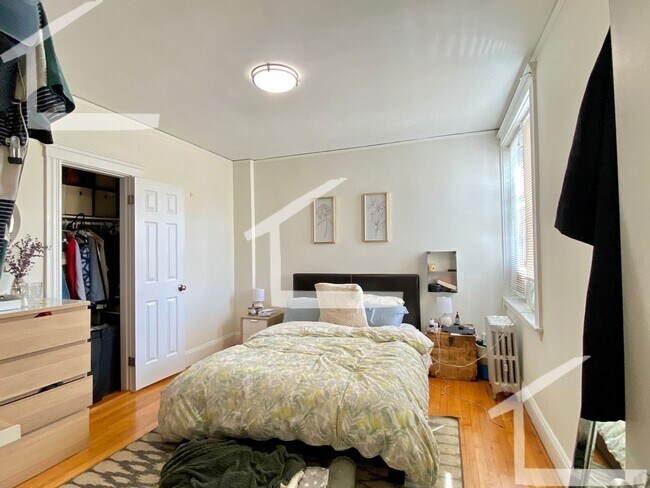 Foto del edificio - 1858 Commonwealth Ave