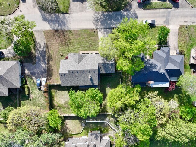 Foto del edificio - Spacious 4 Bed Home in Prime Claremore Location