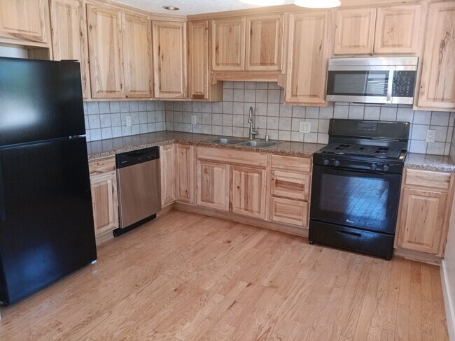 Foto del edificio - MOVE IN SPECIAL! 3 Bedroom 2 Bathroom Home...