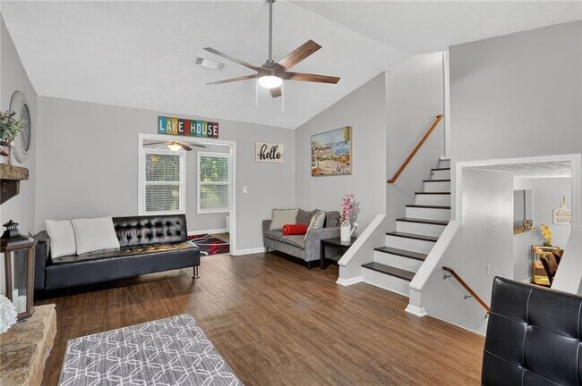 Foto del edificio - 3536 Highland Pine Way