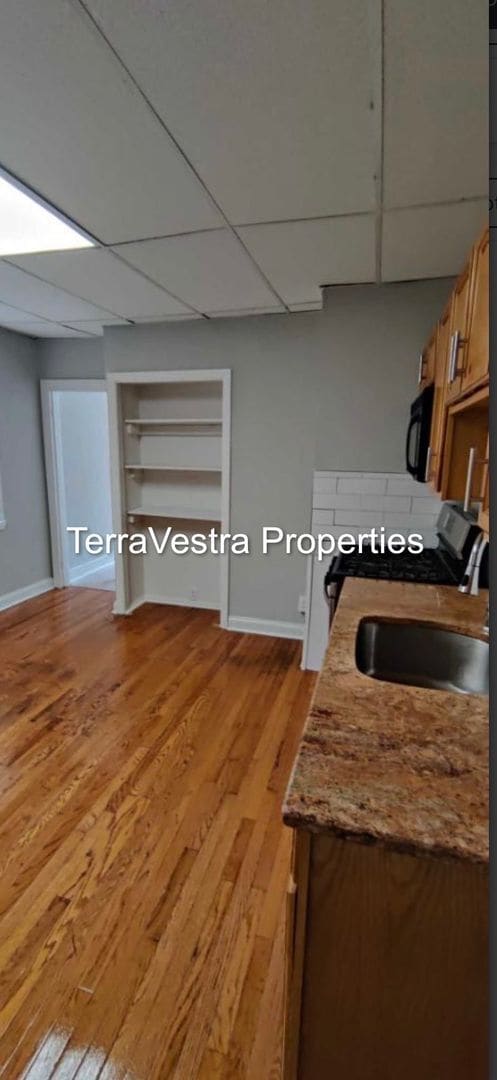 Photo - 411 Market St Apartment