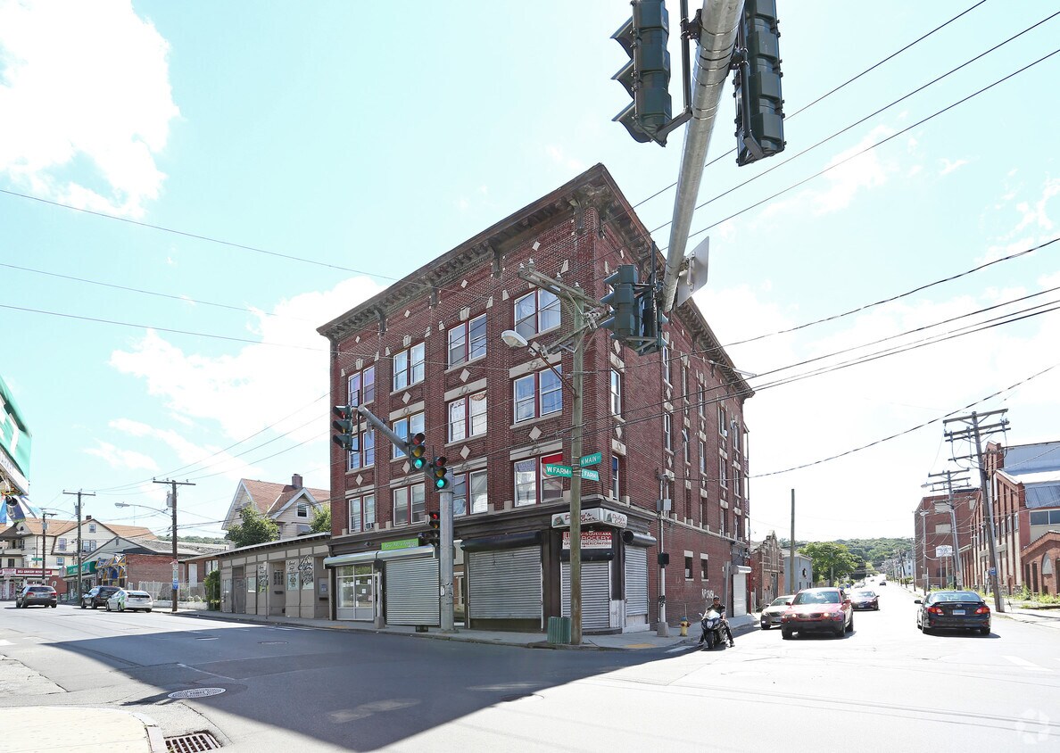 Foto principal - 832 N Main St